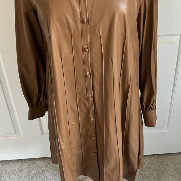 Chic Long Sleeve Belted Dress in Brown - Picture 4 of 7